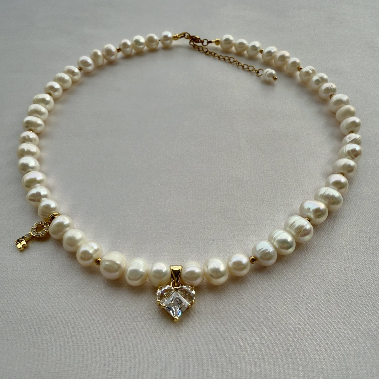 Freshwater Pearl Choker with Zircon Heart Pendant - Sparkle Crew