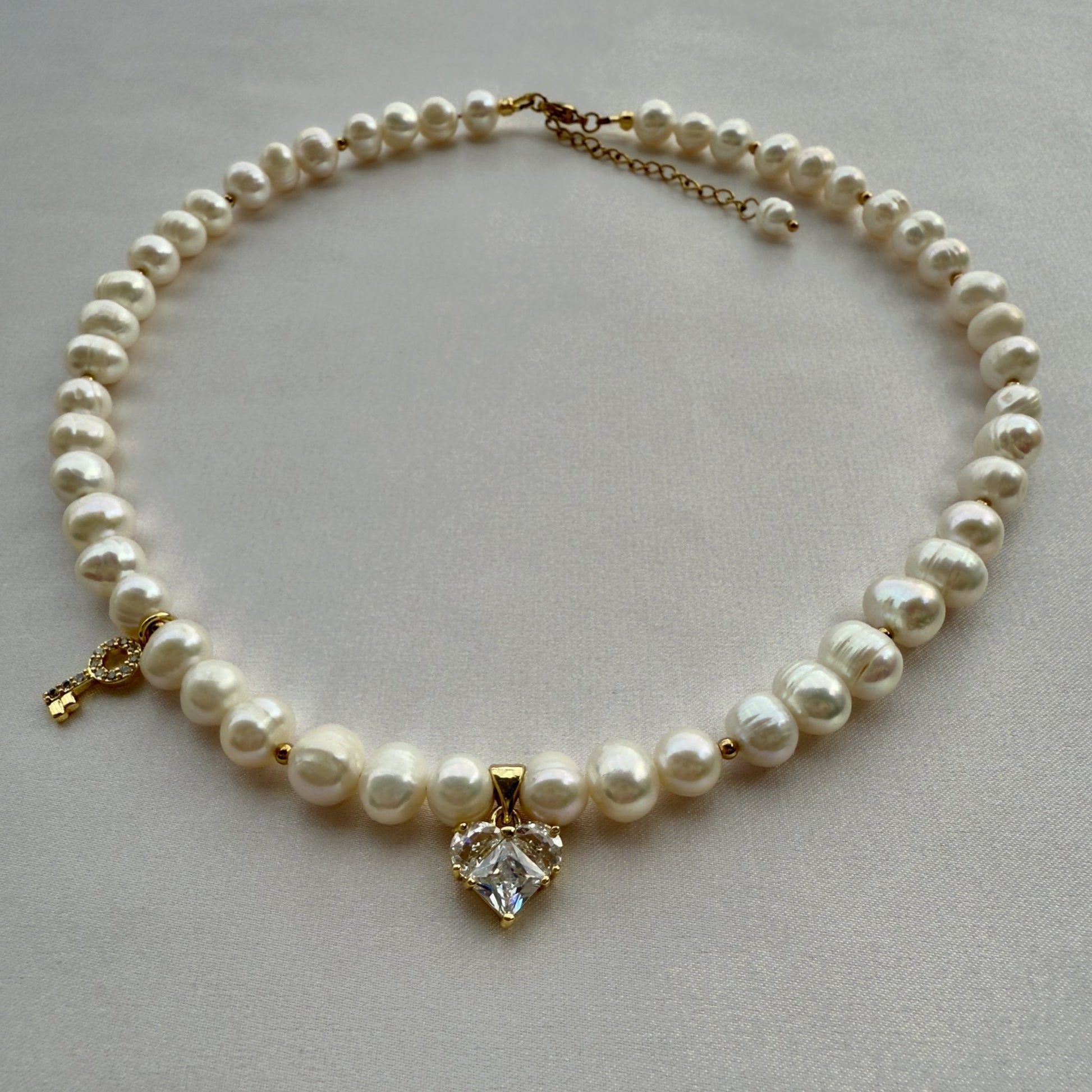 Freshwater Pearl Choker with Zircon Heart Pendant - Sparkle Crew