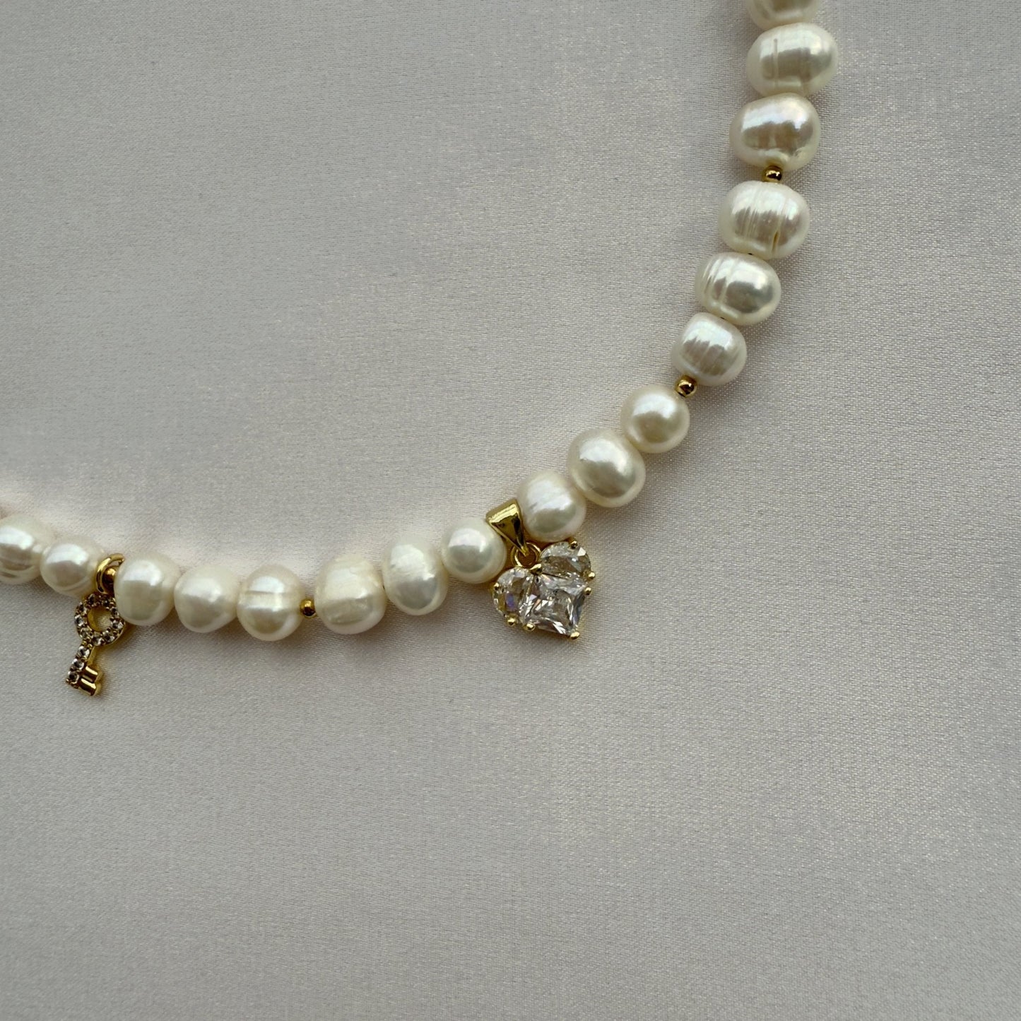 Freshwater Pearl Choker with Zircon Heart Pendant - Sparkle Crew