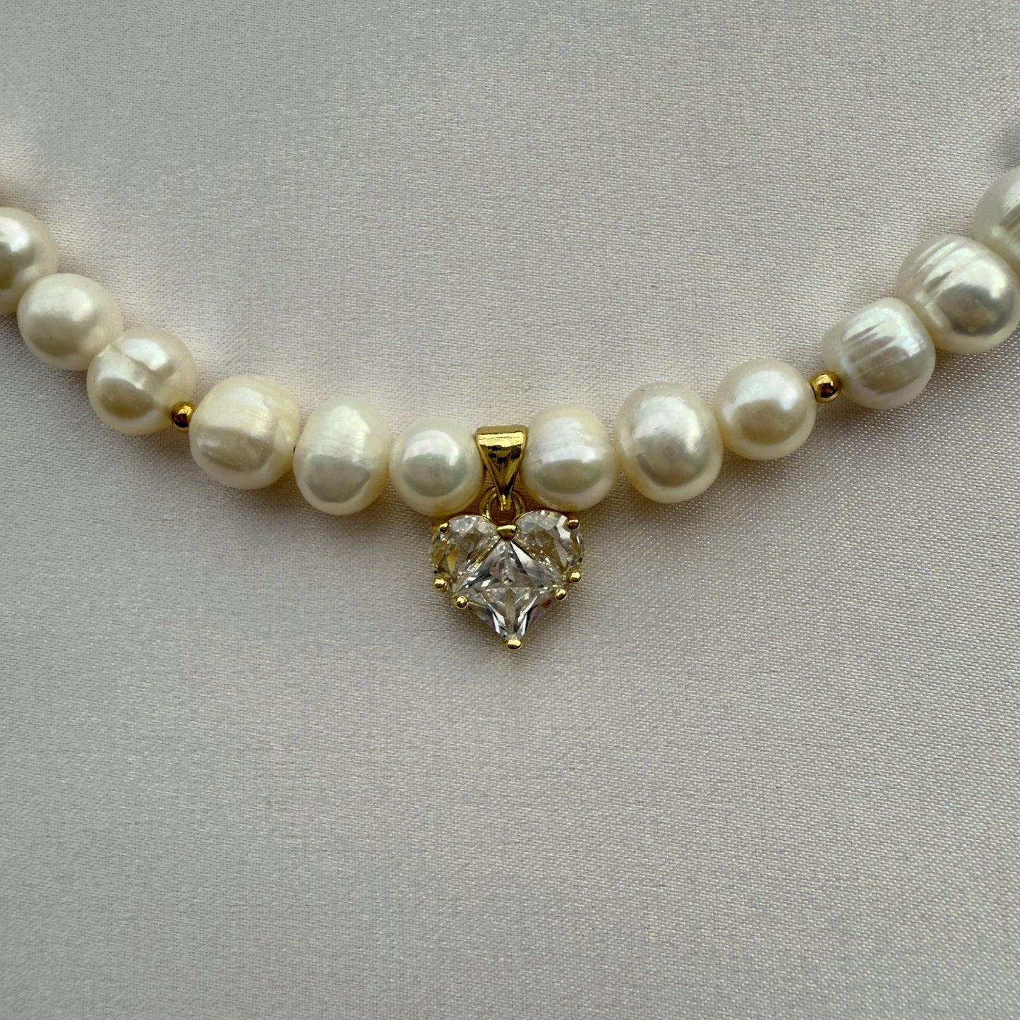 Freshwater Pearl Choker with Zircon Heart Pendant - Sparkle Crew